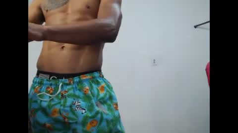 Snapshot of fernandez_latinblack chatting on January 15, 1:02 am fernandez_latinblack online show from January 15, 1:02 am