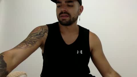 Snapshot of ferpaisa2024 chatting on December 7, 1:04 am insta ferxx1210 Fercho online show from December 7, 1:04 am