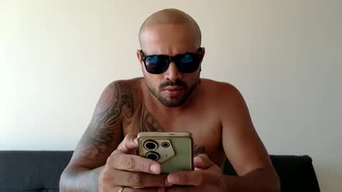 Snapshot of ferpaisa2024 chatting on December 2, 6:52 pm insta ferxx1210 Fercho online show from December 2, 6:52 pm