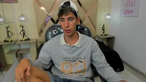 FER PHOENIX online show from October 14, 3:02 am