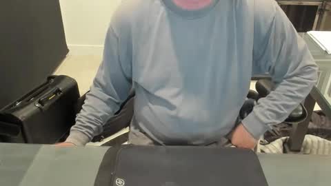 fhetzl online show from November 18, 1:09 am