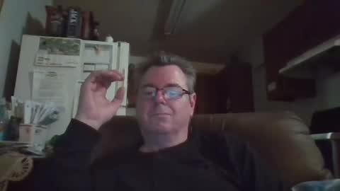 Snapshot of finderfiner chatting on February 22, 11:02 am finderfiner online show from February 22, 11:02 am