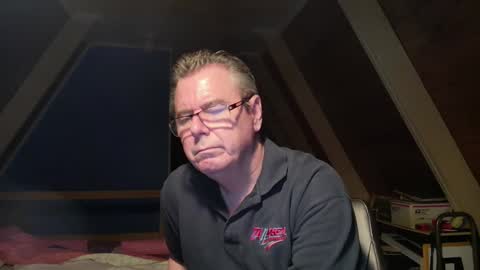 Snapshot of finderfiner chatting on October 10, 9:36 am finderfiner online show from October 10, 9:36 am