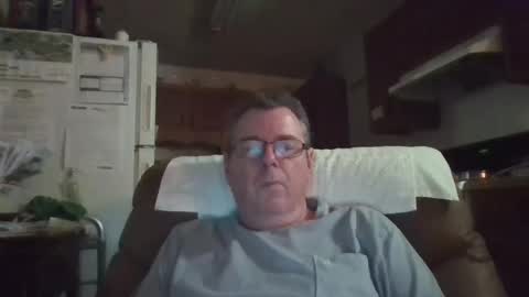 Snapshot of finderfiner chatting on March 1, 6:26 am finderfiner online show from March 1, 6:26 am