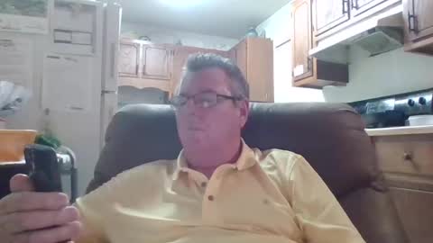 Snapshot of finderfiner chatting on February 27, 9:54 am finderfiner online show from February 27, 9:54 am