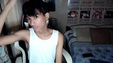 fineboii_rey18 online show from April 20, 8:17 am