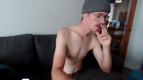 Snapshot of fizzyjustsnow420 chatting on October 21, 2:42 pm fizzyjustsnow420 online show from October 21, 2:42 pm
