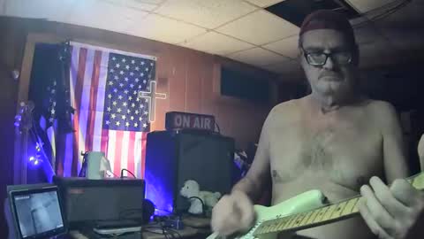 flamingfartguy online show from December 29, 3:22 am