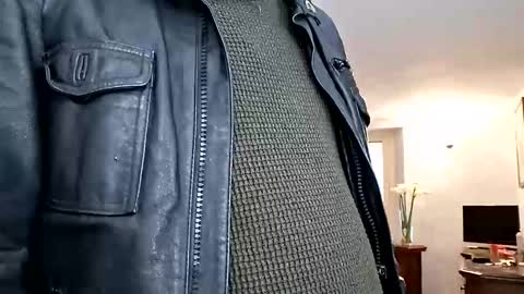 followmenow1985 online show from March 17, 1:02 pm