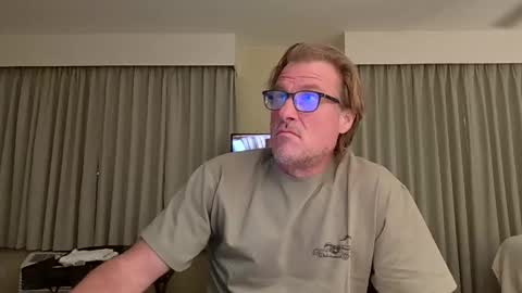 foodforcatfists online show from November 7, 9:12 am