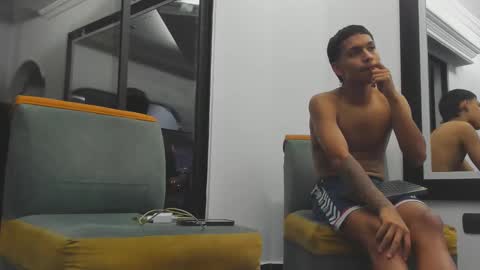 Snapshot of foot_master777 chatting on March 3, 2:22 am foot_master777 online show from March 3, 2:22 am