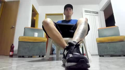 Snapshot of foot_master777 chatting on January 20, 12:36 am foot_master777 online show from January 20, 12:36 am