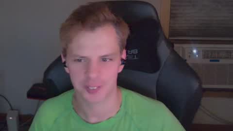 forever_broken online show from October 26, 4:36 am