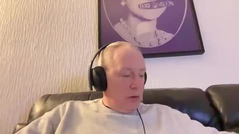 forteanc69 online show from January 30, 10:09 pm