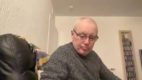 forteanc69 online show from November 30, 12:45 am