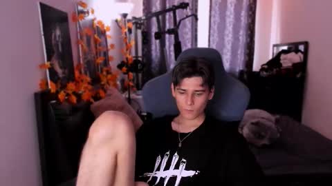 Foxicfu online show from November 22, 9:20 am