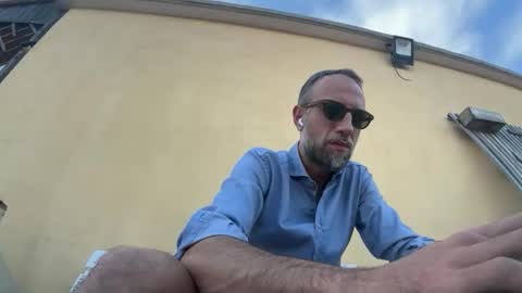 fra___ online show from October 31, 1:14 pm