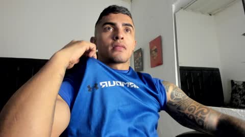 Snapshot of franco_ruiz_ chatting on January 1, 12:53 am franco online show from January 1, 12:53 am