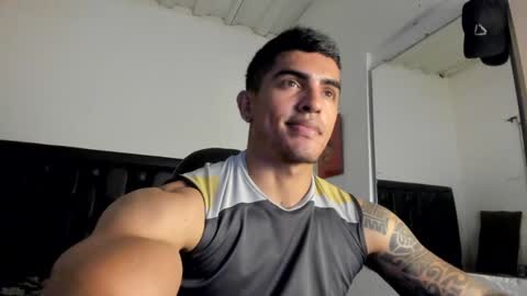 Snapshot of franco_ruiz_ chatting on February 1, 1:44 am franco online show from February 1, 1:44 am