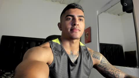 Snapshot of franco_ruiz_ chatting on January 20, 2:22 am franco online show from January 20, 2:22 am