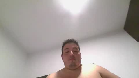 Snapshot of francoisroy chatting on January 20, 2:01 am Juan online show from January 20, 2:01 am