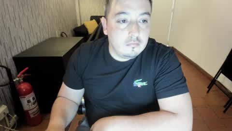 Snapshot of francoisroy chatting on February 27, 4:53 pm Juan online show from February 27, 4:53 pm