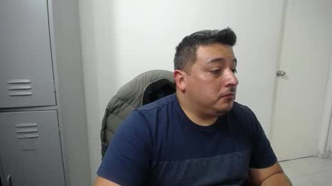 Snapshot of francoisroy chatting on September 15, 11:28 pm Juan online show from September 15, 11:28 pm
