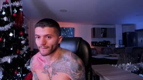 Snapshot of frankfarrellx chatting on January 9, 5:34 am Frank Farrell. Hey remember to give me a thumbs up Ty online show from January 9, 5:34 am