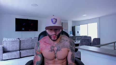 Snapshot of frankfarrellx chatting on February 19, 6:00 pm Frank Farrell. Hey remember to give me a thumbs up Ty online show from February 19, 6:00 pm