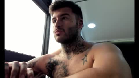 Snapshot of frankrouse_ chatting on January 3, 4:16 pm Frank online show from January 3, 4:16 pm