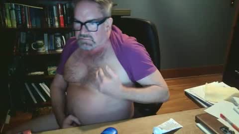 Snapshot of frankv65 chatting on February 6, 3:27 am frankv65 online show from February 6, 3:27 am