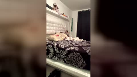 franss2504 online show from March 15, 2:52 am