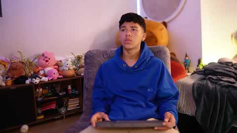 Juan  give it a thumbs up please its important online show from September 22, 11:21 am