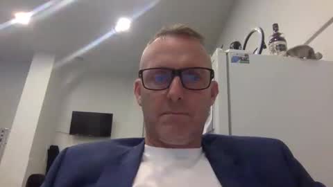 freddyspub online show from October 8, 5:23 am