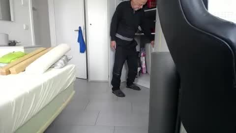 Walter Fischer online show from November 2, 9:57 am