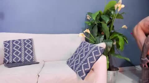 Snapshot of french_sexx chatting on October 3, 1:43 am Xavier online show from October 3, 1:43 am