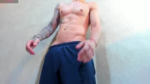 Snapshot of french_sexx chatting on October 4, 7:18 pm Xavier online show from October 4, 7:18 pm