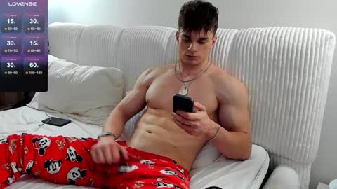 Snapshot of fresh_b1ood chatting on January 13, 7:10 pm Alex or Andrzej online show from January 13, 7:10 pm
