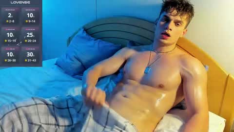 Snapshot of fresh_b1ood chatting on October 5, 8:35 pm Alex or Andrzej online show from October 5, 8:35 pm
