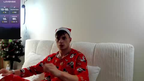 Snapshot of fresh_b1ood chatting on January 4, 5:58 pm Alex or Andrzej online show from January 4, 5:58 pm
