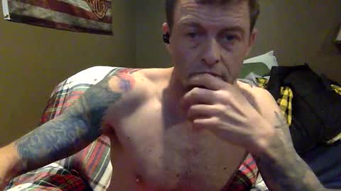 Snapshot of froski666 chatting on December 30, 10:34 pm froski666 online show from December 30, 10:34 pm