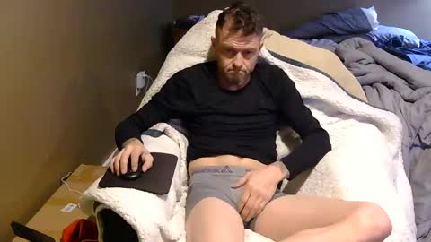 Snapshot of froski666 chatting on January 6, 5:41 am froski666 online show from January 6, 5:41 am