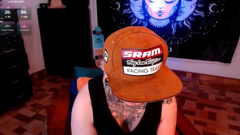          HEHIM  online show from December 30, 1:03 pm