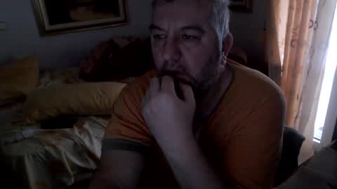 Snapshot of fukingcrazy chatting on December 7, 9:39 am fukingcrazy online show from December 7, 9:39 am