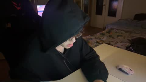 Edward online show from September 17, 12:33 am