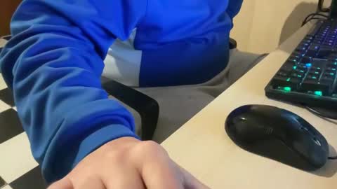 fuzitzu2 online show from February 11, 10:15 am