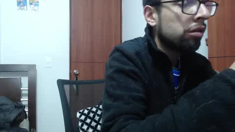 Snapshot of fvckhorneyguy chatting on February 25, 5:08 am andrew online show from February 25, 5:08 am