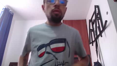 Snapshot of fvckhorneyguy chatting on March 12, 3:18 pm andrew online show from March 12, 3:18 pm