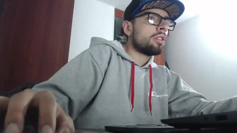 Snapshot of fvckhorneyguy chatting on February 10, 5:03 am andrew online show from February 10, 5:03 am