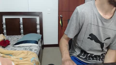 Snapshot of fvckhorneyguy chatting on March 9, 5:33 am andrew online show from March 9, 5:33 am